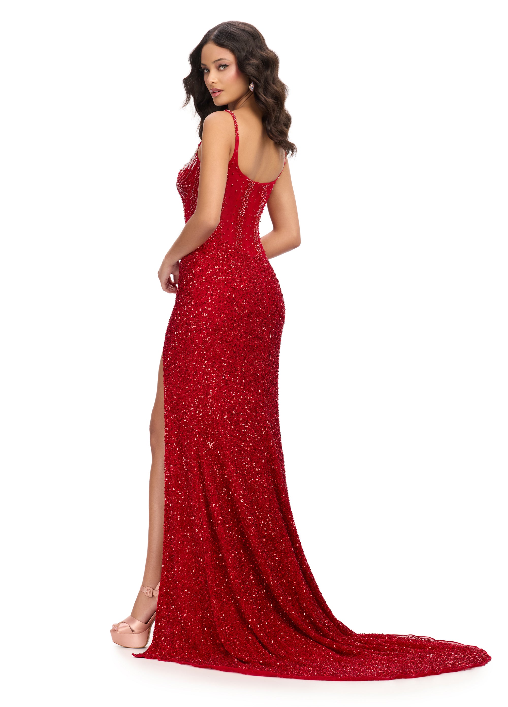 Red Corset-Style Beaded Evening Gown with Thigh-High Slit – Elegant Formal Wear